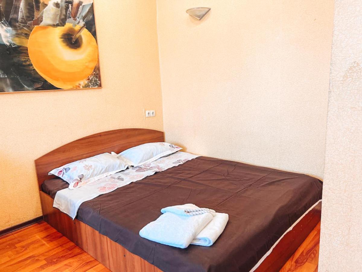 Apartment Near Metro Station Darnitsa Kiev Luaran gambar